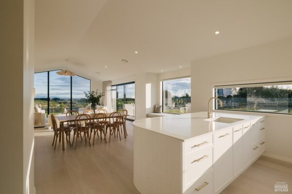 e76309efdd540f21e6f63170bc9e6511d0d4ad21